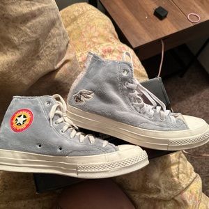 Barely used size 10W limited edition 80 year anniversary  of bugs bunny.